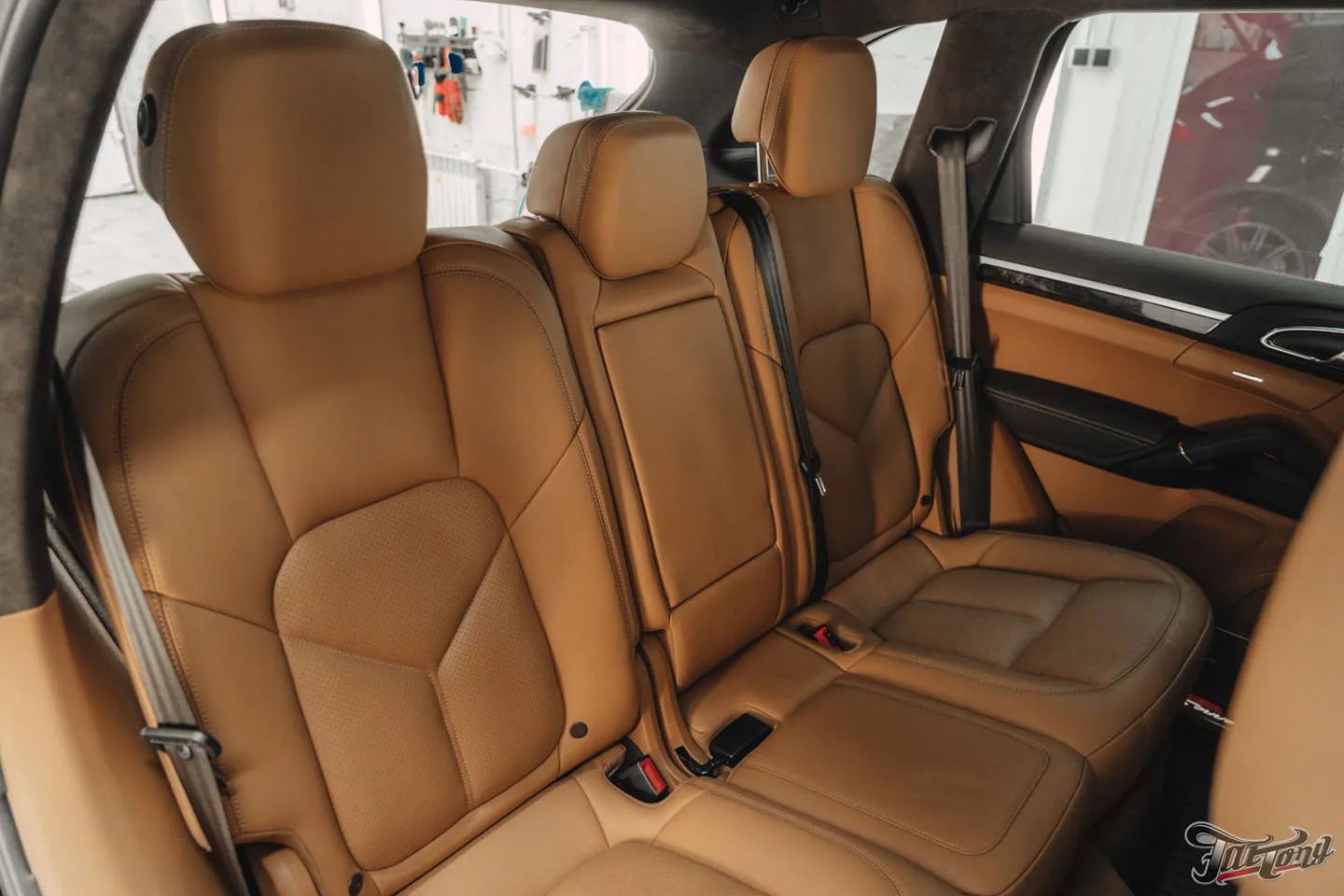 Детейлинг-услуги для Porsche Cayenne. Подготовим автомобиль к сезону?